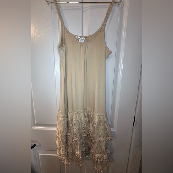 Lady Noiz Cream Slip with Tiered Lace Skirt - Picture 1 of 4